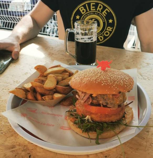 Bar à bières et finger food à Hyères