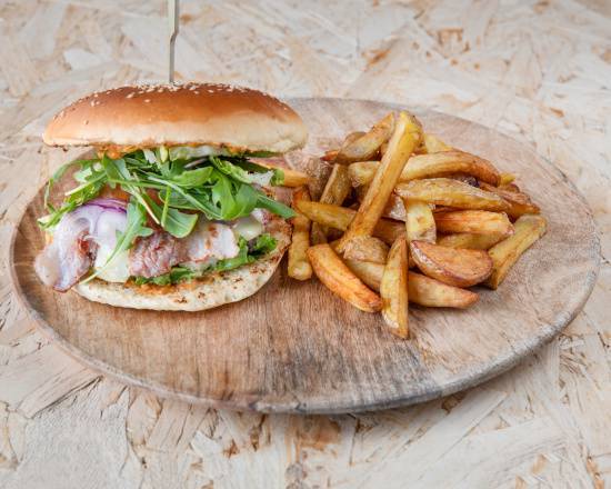 Burger savoyard dans taproom  à Hyères